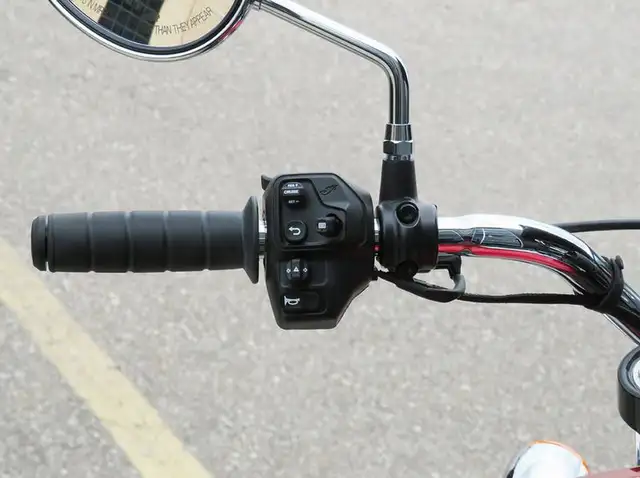 2025 Indian Motorcycle Scout Classic Limited +Tech Sunset Red Me in Street, Cruisers & Choppers in Cambridge - Image 13