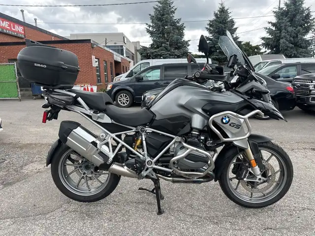 2015 BMW R1200GS ~ BMW R1200GS ~ HTD GRIPS ~ ADJUSTABLE SUSPENSI in Street, Cruisers & Choppers in City of Toronto - Image 2