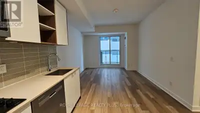Welcome to your new home in the vibrant core of downtown Toronto! This stunning 1-bedroom condo offe...