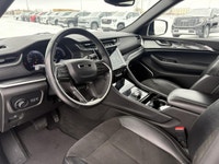Discover capability and comfort in the 2022 Jeep Grand Cherokee L Grand L Altitude, now available at... (image 7)