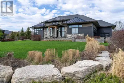 Highly desirable location at the base of the escarpment, moments from Osler Bluff Ski Club and just...
