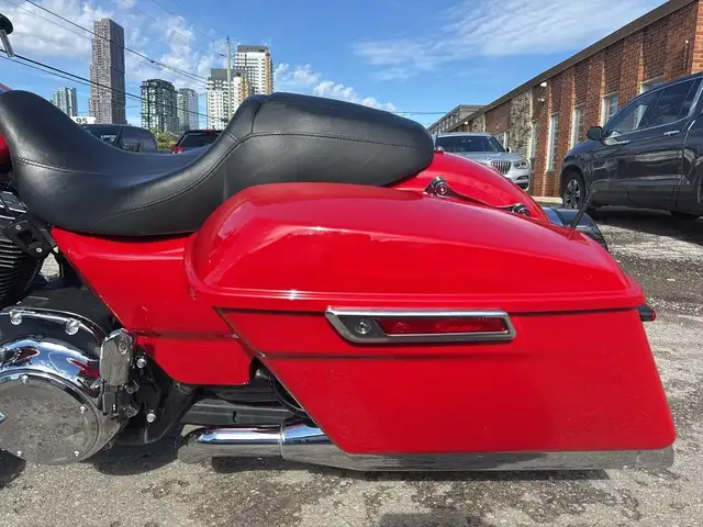 2023 Harley-Davidson Street Glide ~ STREET GLIDE ~ CANANDIAN ~ 1 in Sport Touring in City of Toronto - Image 17