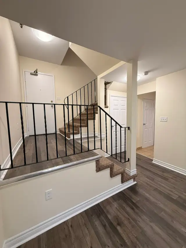 Spacious 2-Level 2BR w/ Private Deck - Heat/Water/PK Incl in Long Term Rentals in City of Halifax - Image 3