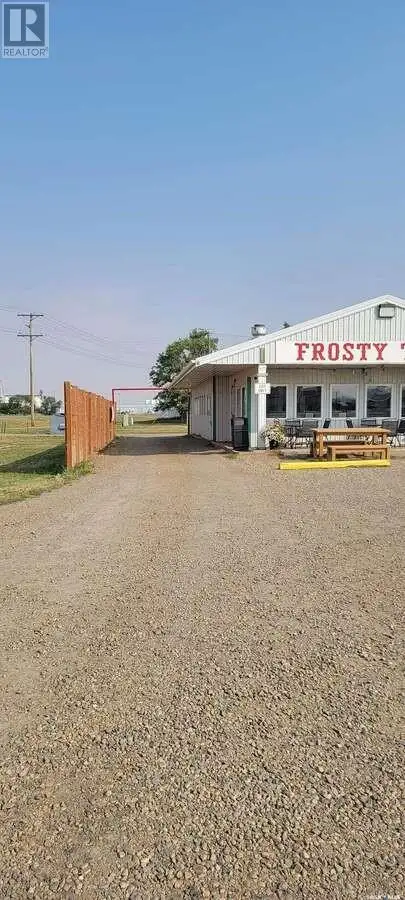 925 5th AVENUE W Shaunavon, Saskatchewan in Commercial & Office Space for Sale in Swift Current - Image 8