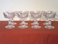 SET OF 8 VINTAGE ARCOROC COCKTAIL GLASSES CLEARCUT STARBURST