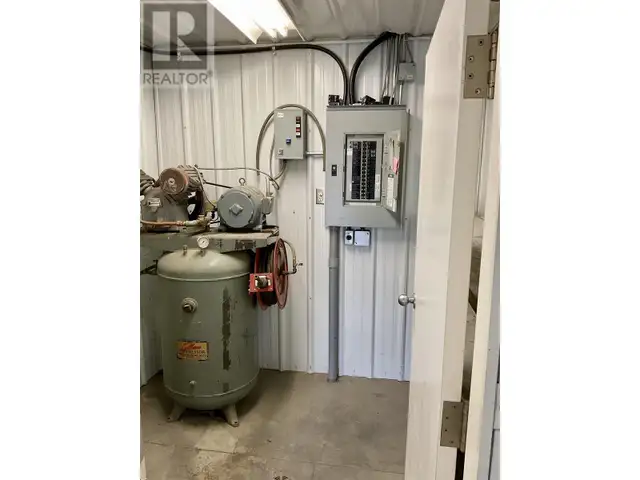 9604 73 AVENUE Fort St. John, British Columbia in Commercial & Office Space for Rent in Fort St. John - Image 11