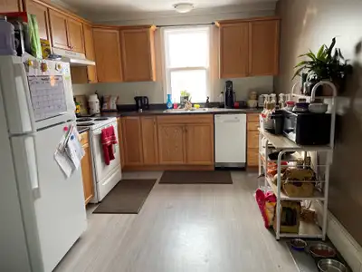 Call it Home! 3-BEDROOM APARTMENT AVAILABLE April 1st