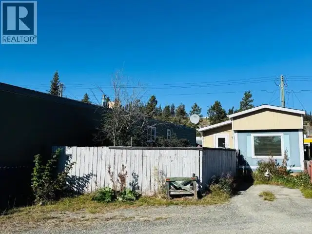 27-833 RANGE ROAD Whitehorse, Yukon in Houses for Sale in Whitehorse - Image 2