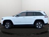 This Jeep Grand Cherokee is equipped with: Remote Start, 2.0L I4 DOHC, 4WD, 10 Speakers, Capri Leath... (image 1)