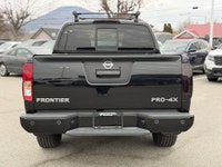 2019 NISSAN FRONTIER PRO-4X - HEATED FRONT SEATS - SUNROOF - BACKUP CAMERA - DUAL ZONE CLIMATE CONTR... (image 4)