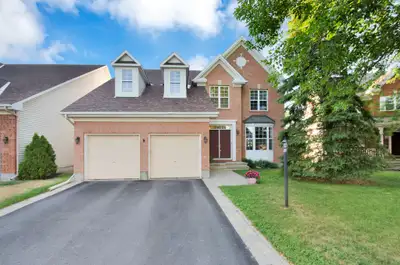 Welcome to your dream home! Nestled in the serene neighborhood of Bridlewood in Kanata! Perfect for...