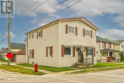 Incredible Port Colborne Investment Opportunity! Pride of ownership is evident throughout this lovin...