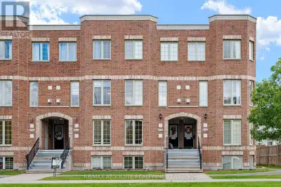 Welcome home to this move-in ready, 2-storey condo townhouse located in the heart of desirable Barrh...