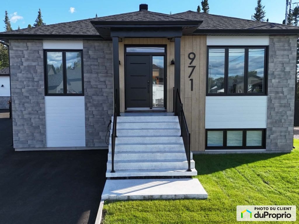 $739,000 - Bungalow for sale in St-Honore-De-Chicoutimi — photo 2
