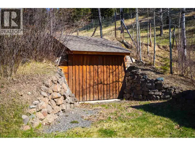 7115 CONNIE ROAD Bridge Lake, British Columbia in Houses for Sale in 100 Mile House - Image 8