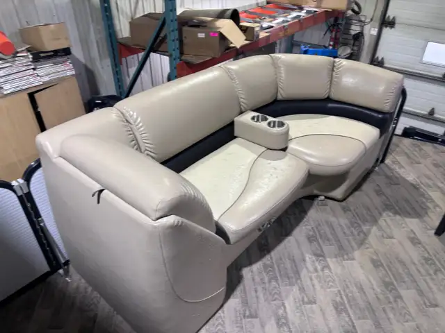 2018 Manitou 24 ENCORE PONTON 3 QUILLES DE LUXE, AVEC DEUX MOTEU in Powerboats & Motorboats in Lac-Saint-Jean - Image 34