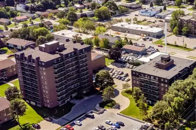 1 Month Free Rent No Last Month's Rent Deposit Visit our Website: https://www.capreit.ca/apartments-...