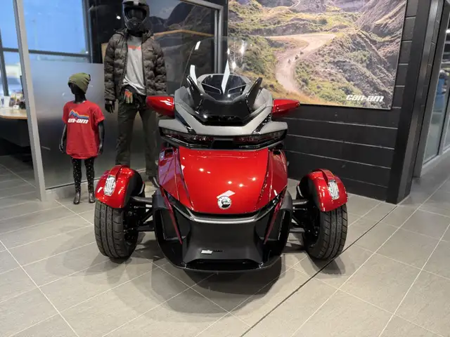 2025 Can-Am Spyder RT Limited in Sport Touring in Norfolk County - Image 5