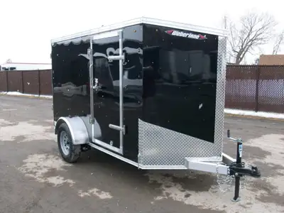 Remorque CARGO neuve 5' x 10' V-nose 1 essieu 3500lb. verin avant 66'' de haut interieur cote colle...
