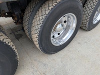 1 Owner 2014 Peterbilt 367 Tri Drive with Tornado Hydrovac F4SL Roots 721 KMS: 174,667 HRS: 21,488 F... (image 9)