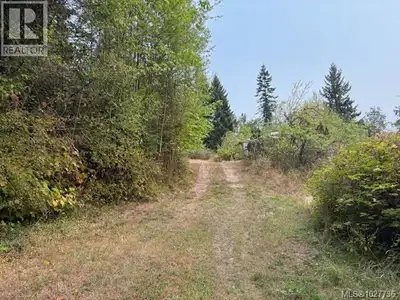 TO FOLLOW 1.6 Acres R-2 Suburban Residential Zoning (id:24493) MLS® #1027736 The trademarks MLS®, Mu...