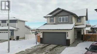 Welcome to your dream home! This stunning 2-story family residence offers 4 spacious bedrooms, 3.5 b...