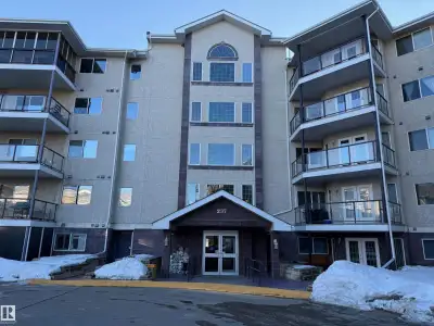 BRAND NEW, WARRANTIED AIR CONDITIONING UNIT INSTALLED APRIL 2026.Top-floor unit offering 2 bedroom a...
