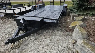 Width: 6' 6in. Length: 20' Height: No Sides / Rails GVWR: 6360KG/14023LBS Axle Type: Tandem Frame: S...