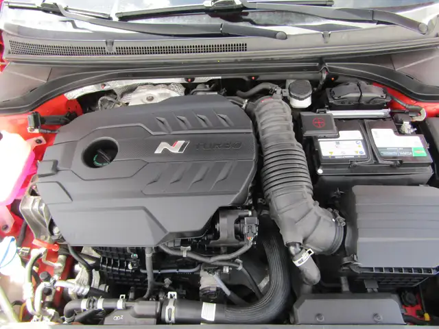 2022 Hyundai Veloster N N POWER 2.0L Turbo / Tech / Carplay / Na in Cars & Trucks in Calgary - Image 46