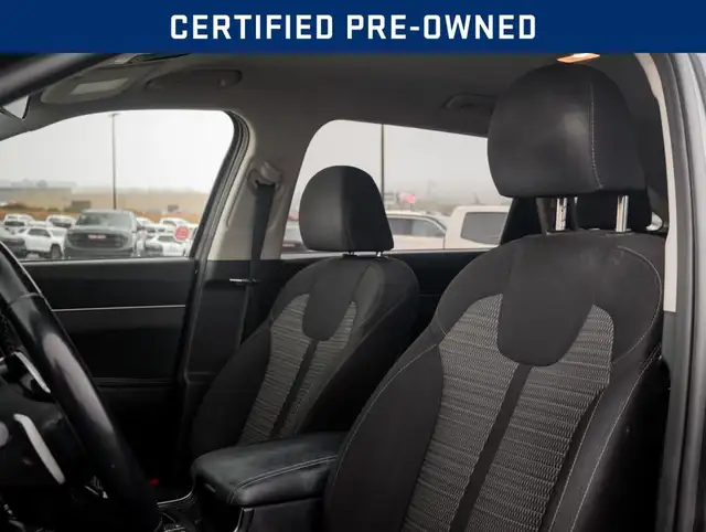 2021 Kia Sorento 2.5T X-Line in Cars & Trucks in St. John's - Image 12