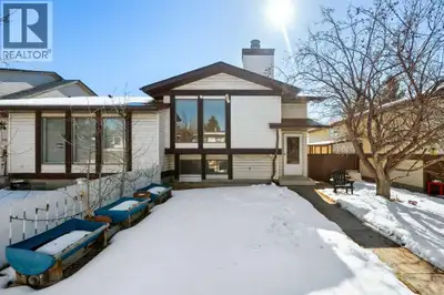 Welcome to this wonderfully updated side-by-side duplex located in the highly desirable NW community...