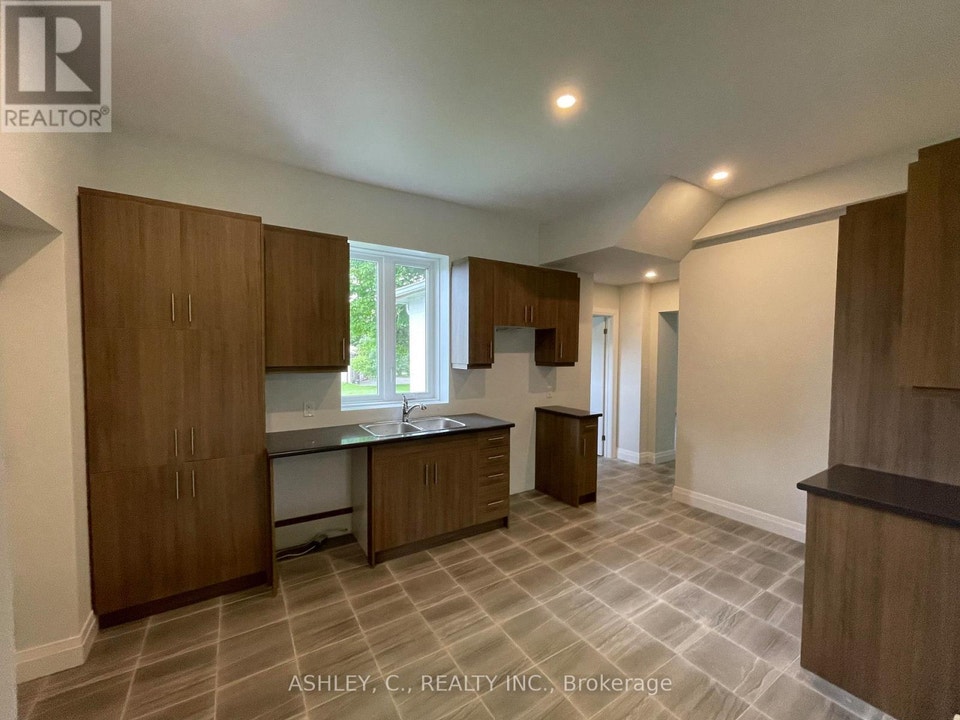 UNIT 2 - 11820 10 SIDE ROAD Halton Hills (Rural Halton Hills), O 2
