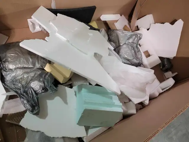 Free foam shapes and cardboard corner for crafts artists etc in Free Stuff in Mississauga / Peel Region - Image 11