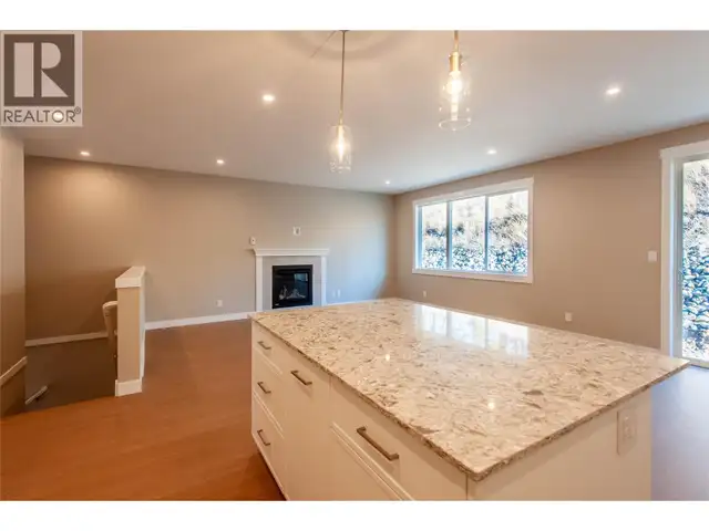 435 Poplar Drive Logan Lake, British Columbia in Houses for Sale in Williams Lake - Image 3