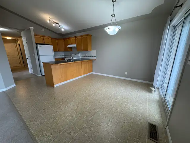 Spacious 2 Bed Apt with Covered Parking - Small Pet Friendly! in Long Term Rentals in Red Deer - Image 5