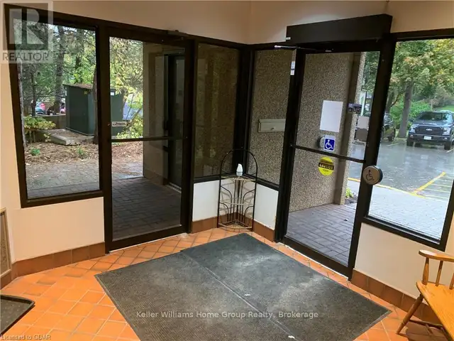 E - 265 BRIDGE STREET Centre Wellington (Fergus), Ontario in Commercial & Office Space for Rent in Oakville / Halton Region - Image 3