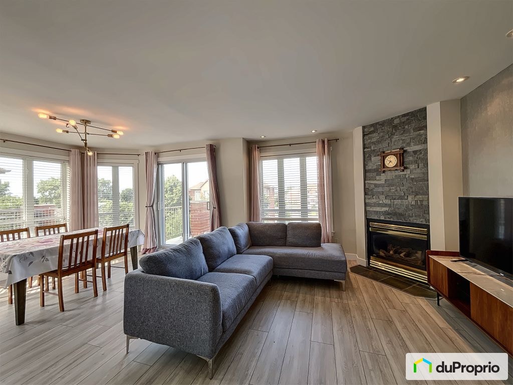 $399,800 - Condominium for sale in Longueuil (St-Hubert) — photo 1