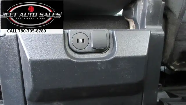 2024 Ford F-350 XLT CREW CAB 8 FT LONG BOX in Heavy Trucks in Vancouver - Image 17