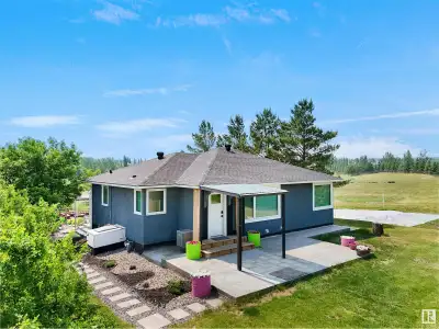 Incredible opportunity just 2 mins from Sherwood Park on Wye Road! This fully renovated bungalow (20...