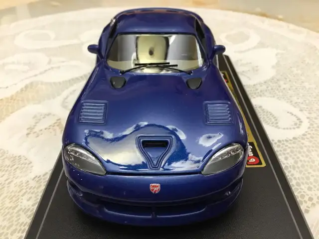Burago 1996 Dodge Viper GTS Coupe Diecast. 1:24 scale. Mint. $3563871132403329121