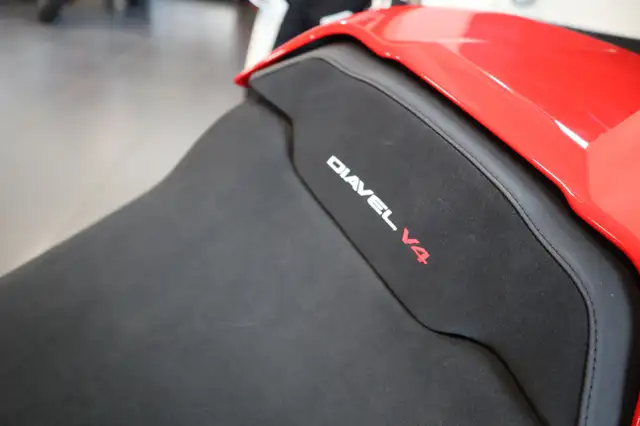 2025 Ducati Diavel V4 Ducati Red in Street, Cruisers & Choppers in Edmonton - Image 7