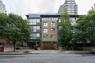 1203-1483 West 7th Avenue Welcome to Verona of Portico! Verona of Portico, located at 1483 West 7th...
