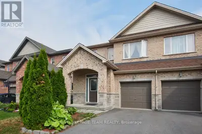 One-of-a-kind, open concept 3 bedroom semi-detached home in Barrhaven. This home features a gourmet...