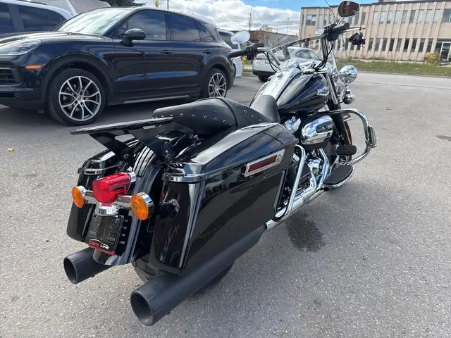 2019 Harley-Davidson Road King ~ ROAD KING ~ 107CI ~ V&H PIPES ~ in Sport Touring in City of Toronto - Image 6