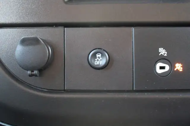 2023 GMC Savana Cargo Base in Cars & Trucks in Comox / Courtenay / Cumberland - Image 24