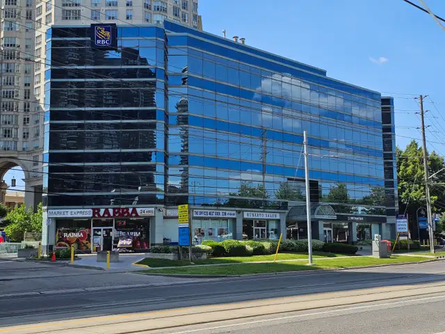 $750/mo – Private Office Spaces for Lease – Lake Shore Blvd W