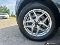 The advertised vehicle price is based on a promotional finance offer. Customers who purchase the veh... (image 8)