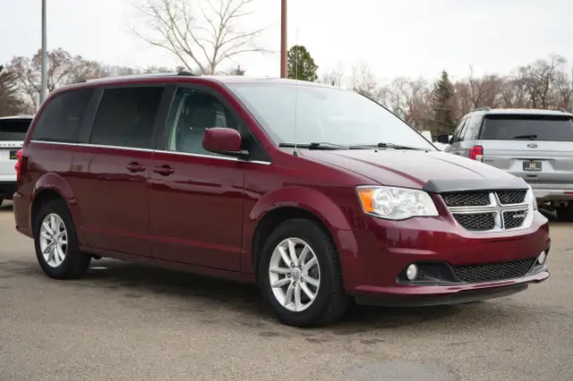 2018 Dodge Grand Caravan SXT Premium Plus WITH STOW & GO in Cars & Trucks in Red Deer - Image 4