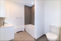 Renovated Akelius three bedroom apartment for rent. Located near rue de la Monnerie in the Plateau n... (image 4)