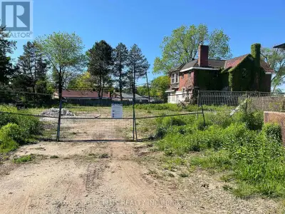 Beautiful Piece of Land Ideal For Builders And Investors To Build A Dream Home. Situated In A Quiet...